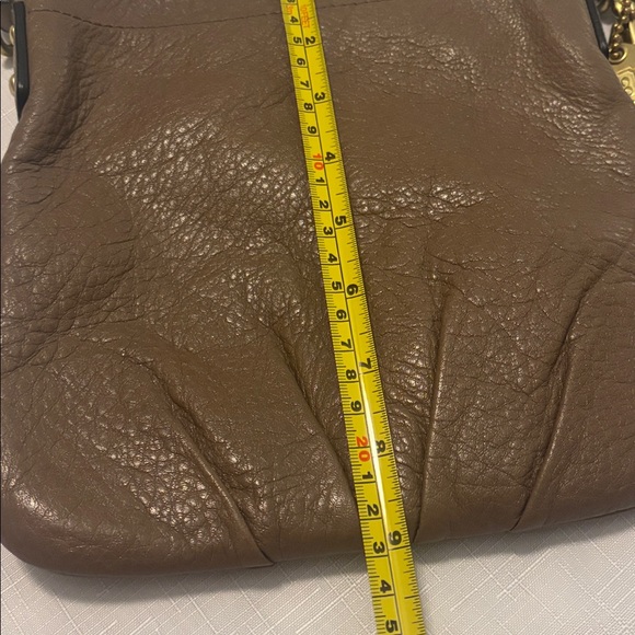VTG Coach Taupe Pebbled Pleated Leather Crossbody  handbag w/brass accents Y2K - Picture 8 of 12